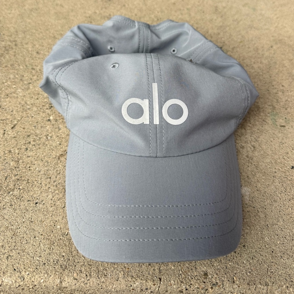 ALO Yoga Light Gray Cap